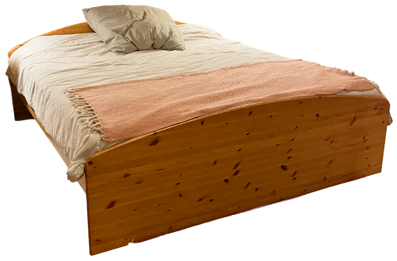 solid wood bedframe (180 x 200)